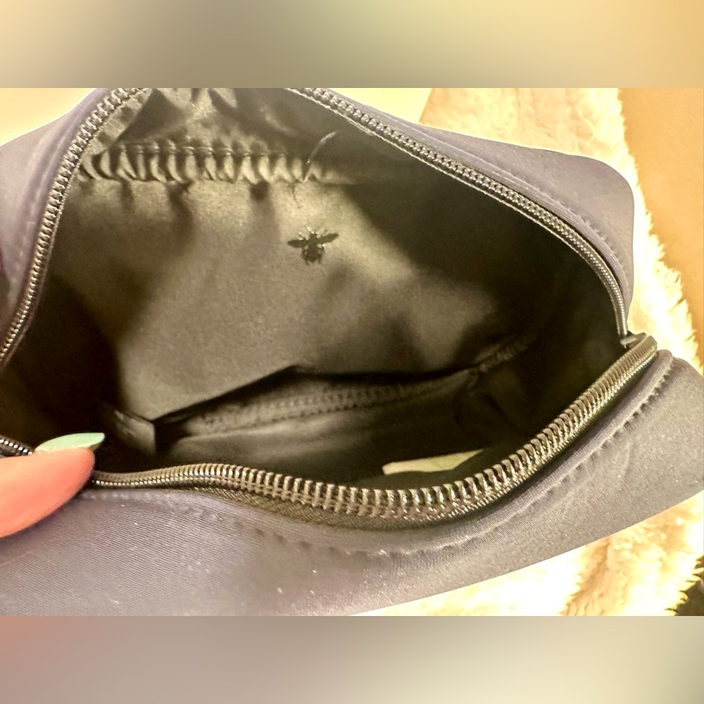 NIB Dior Men's Deep Blue Scuba Material Toiletry Dopp Kit - Picture 8 of 16
